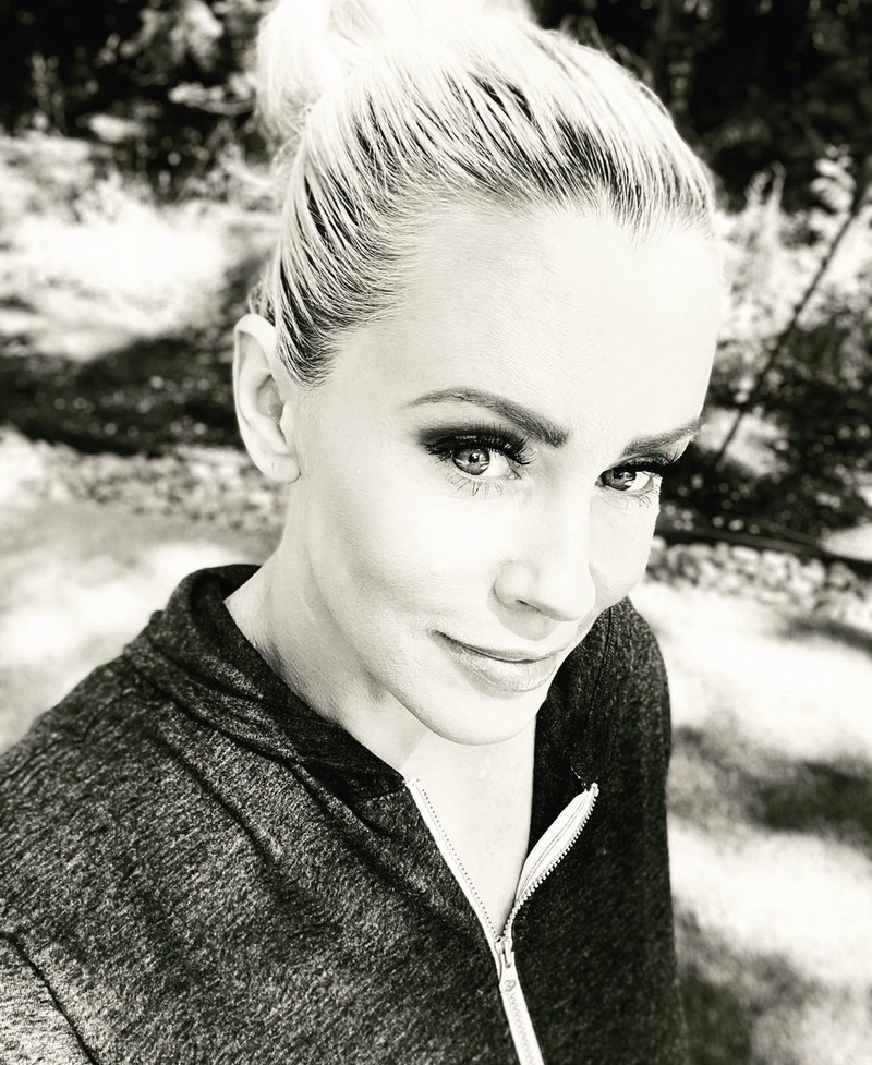 Jenny Goes Behind the Scenes | Instagram/@jennymccarthy