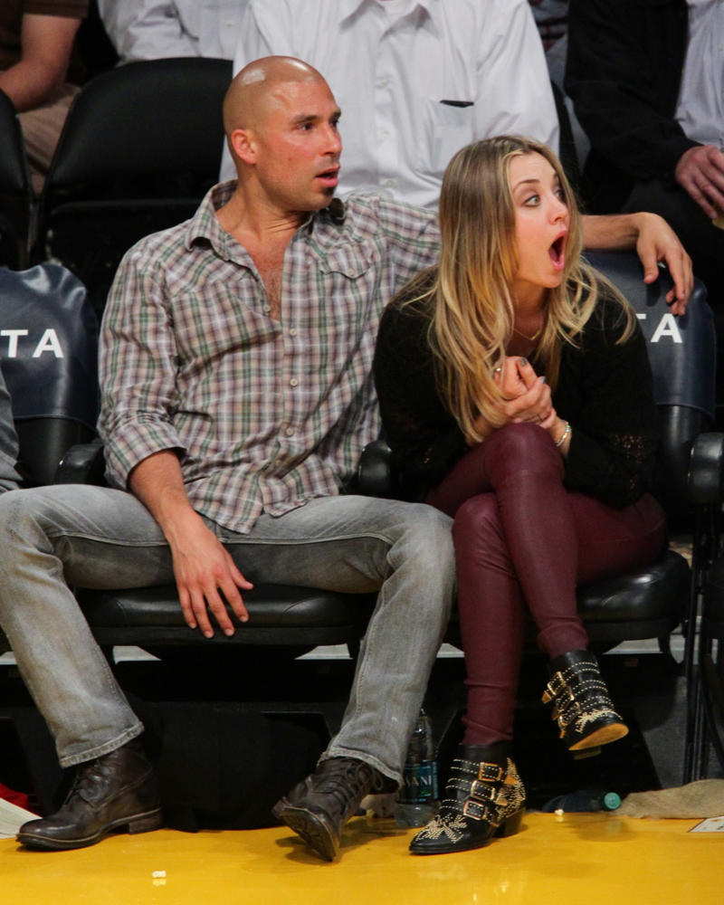 Kaley Cuoco e Brett Bolinger | Getty Images Photo by Noel Vasquez