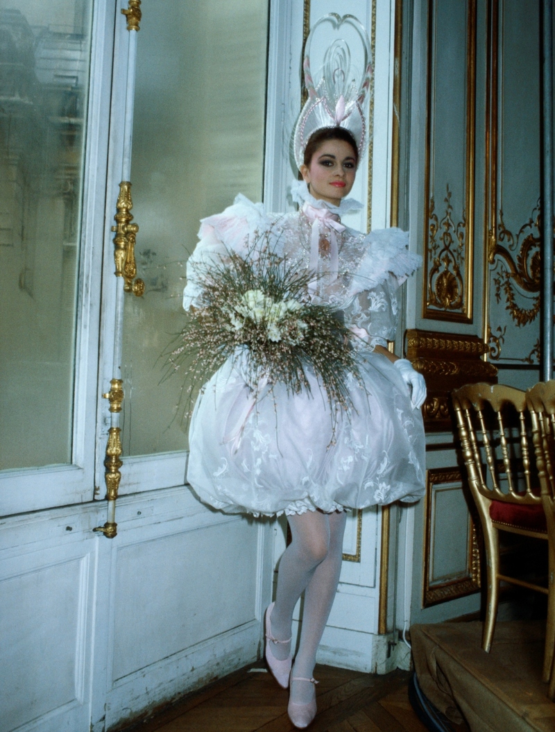 Une fille en fleurs ? | Getty Images Photo by Pierre Vauthey