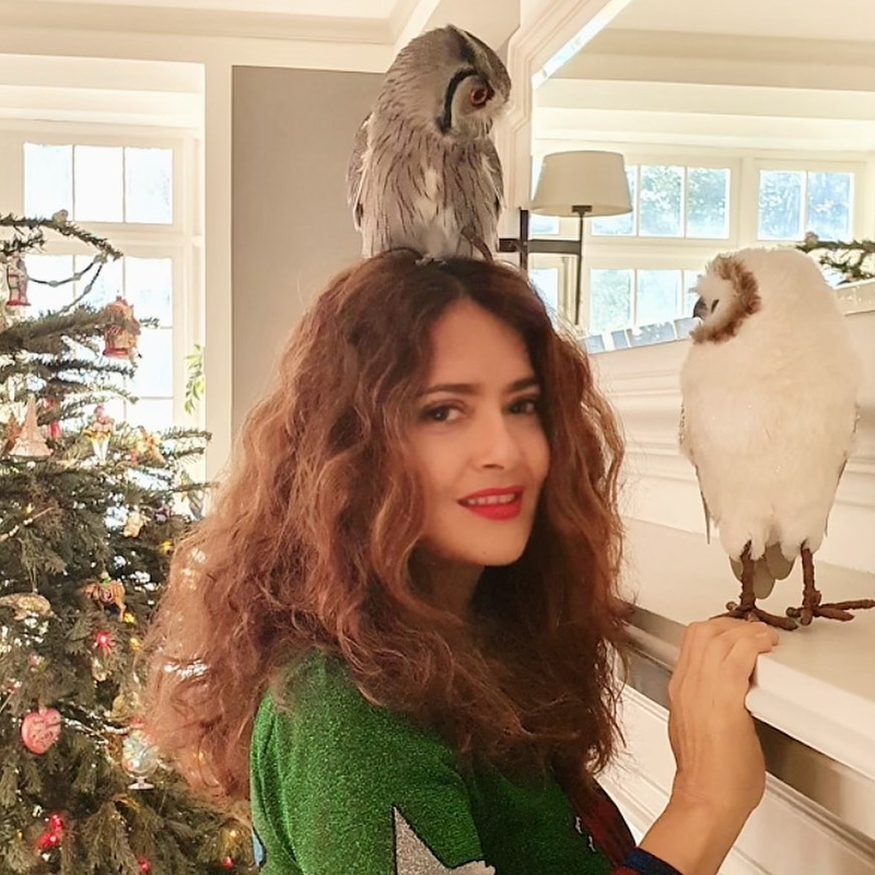 Eine originelle Geschenkgeberin | Instagram/@salmahayek