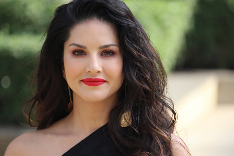 Sunny Leone a une clause 