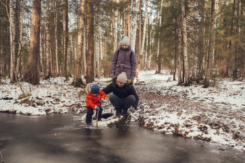 Ne marchez pas sur un lac recouvert de glace blanche ou grise | Getty Images Photo by Tatiana Maksimova