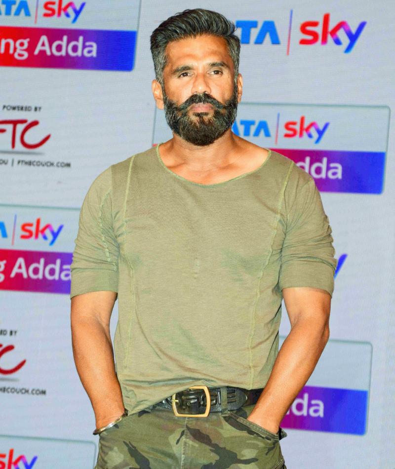 To Sunil Shetty, Actors Should Fight, Not Kiss | Alamy Stock Photo by Dinodia Photos RM