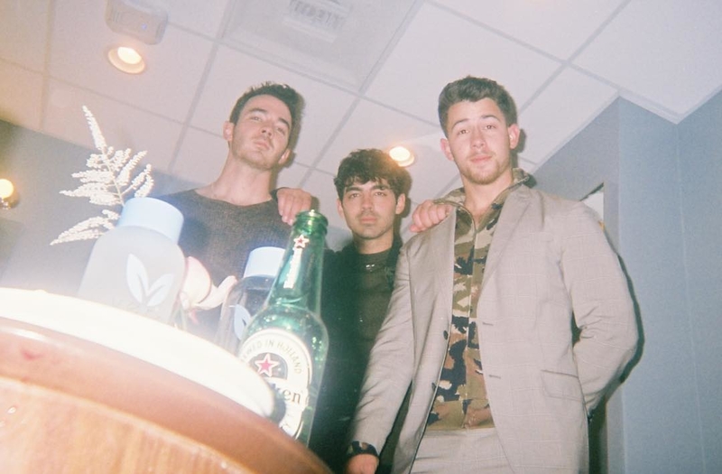 Cubiertos de azúcar | Instagram/@jonasbrothers