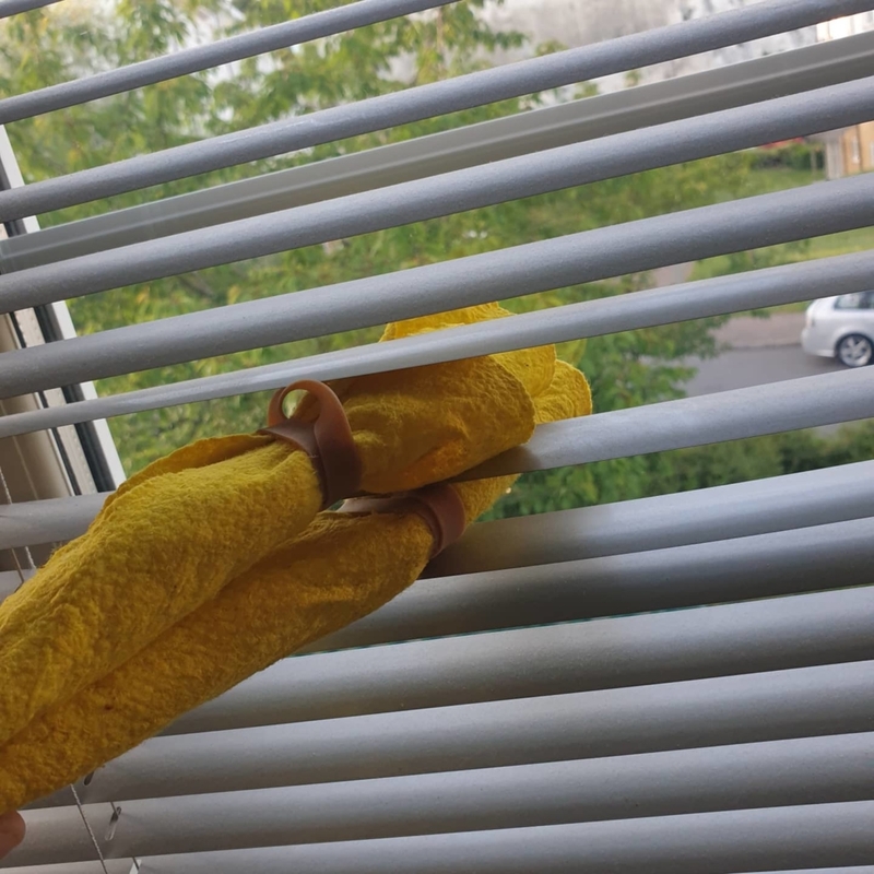 Pinças de Cozinha Podem Ajudar a Limpar Suas Cortinas | Instagram/@mrshinchcleaning