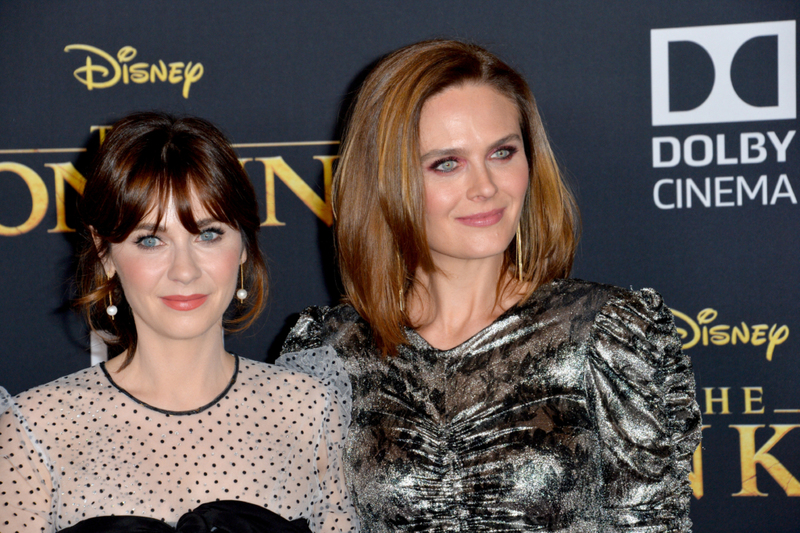 Zooey Deschanel y Emily Deschanel | Featureflash Photo Agency/Shutterstock