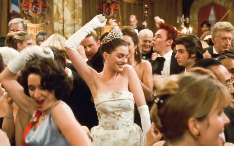 Escena de baile final en “The Princess Diaries” | Alamy Stock Photo by Buena Vista Pictures/LANDMARK MEDIA