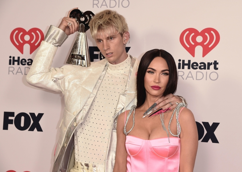 Romance: Machine Gun Kelly y Megan Fox | Alamy Stock Photo