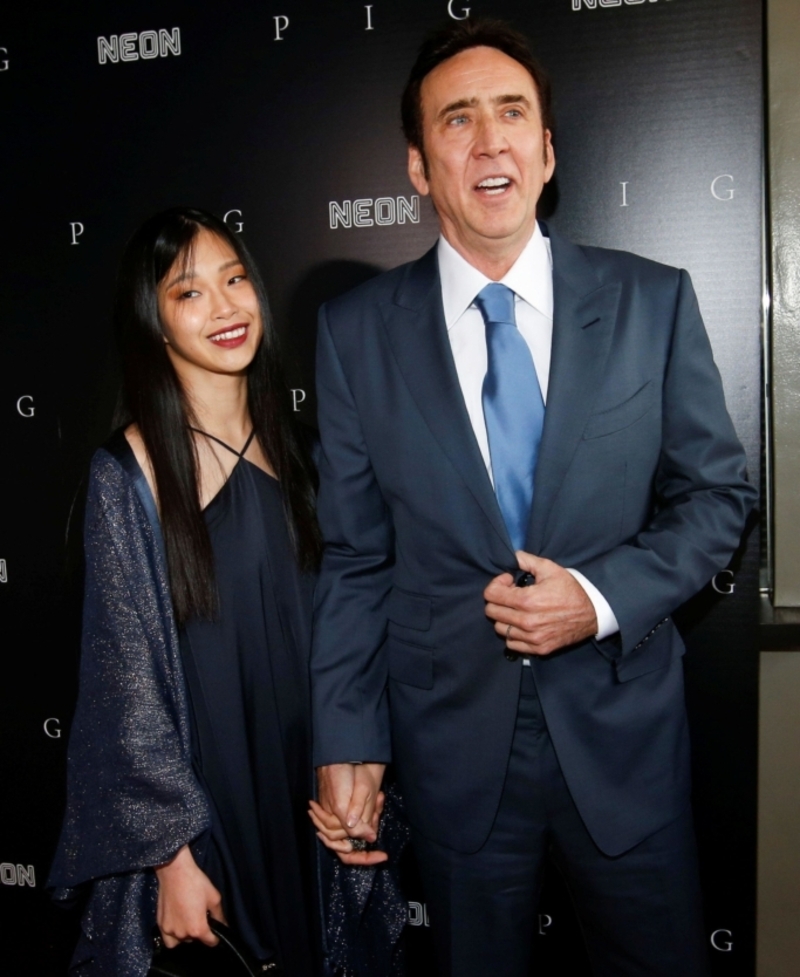 Romance: Nicolas Cage y Riko Shibata | Alamy Stock Photo