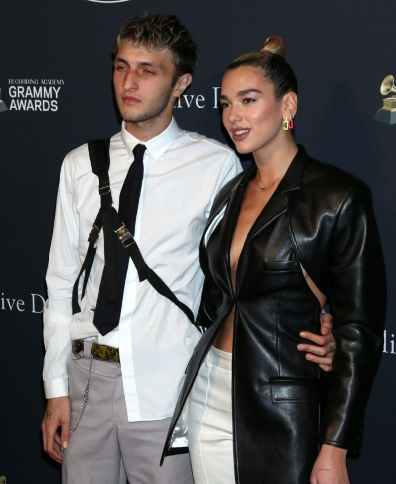 Romance: Dua Lipa y Anwar Hadid | Alamy Stock Photo