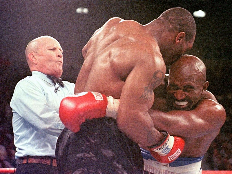 La mordida de Mike Tyson | Getty Images Photo by JEFF HAYNES / AFP