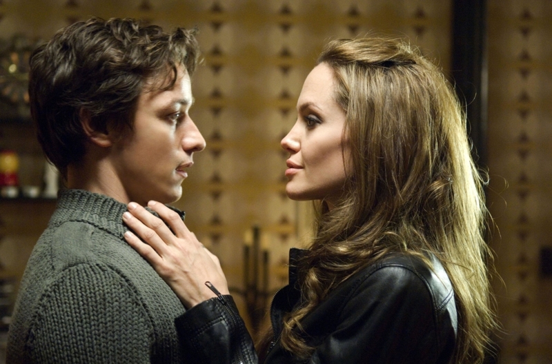 James Mcavoy Ficou Tímido Perto de Angelina Jolie | MovieStillsDB Photo by bilbo/Universal Studios