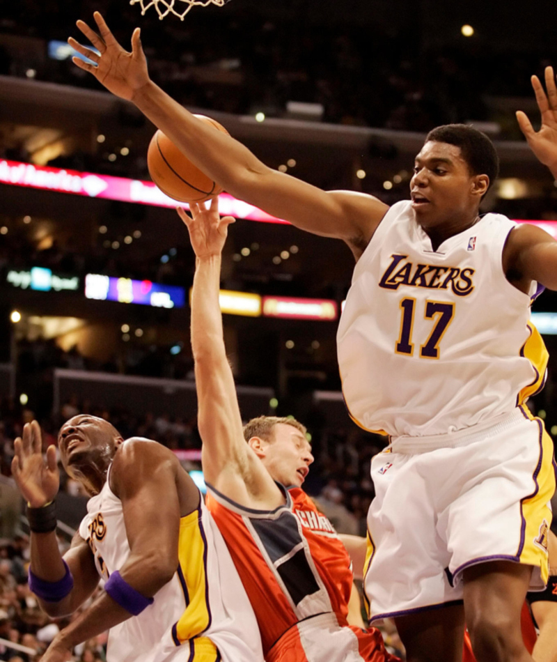 Andrew Bynum – 2,13 m., 129 kg. | Alamy Stock Photo by Francis Specker