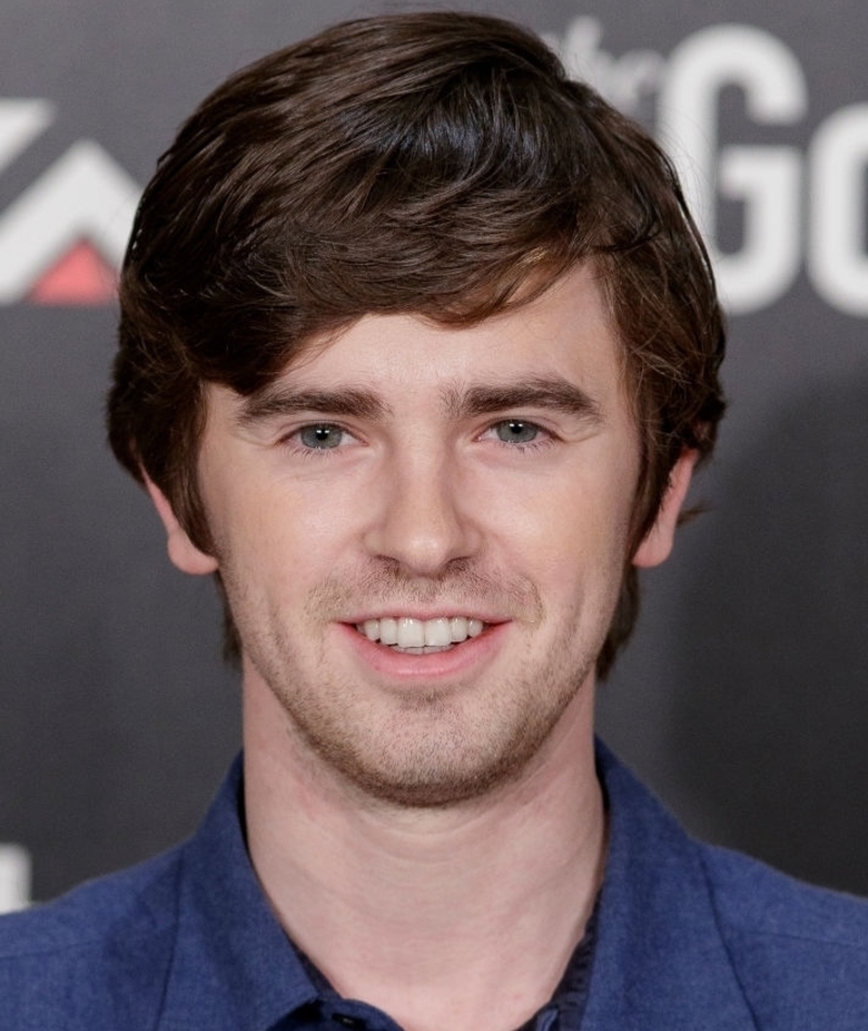 Freddie Highmore tiene una licenciatura en español y árabe | Getty Images Photo by Eduardo Parra