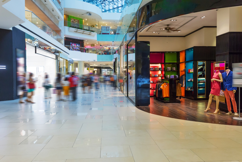 Compran en grandes centros comerciales | zhu difeng/Shutterstock