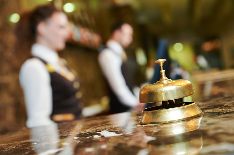 Übernachtung in Hotels | Dmitry Kalinovsky/Shutterstock