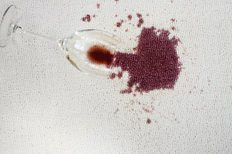 Débarrassez-vous des taches de vin rouge sur vos vêtements | Getty Images Photo by Tetra Images