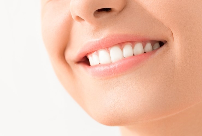 Blanchissement des dents | REDPIXEL.PL/Shutterstock