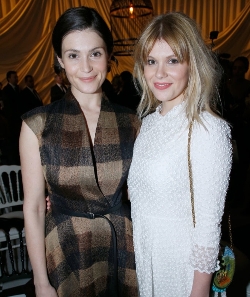 Gemma Arterton E Sua Irmã Hannah | Getty Images Photo by Bertrand Rindoff Petroff