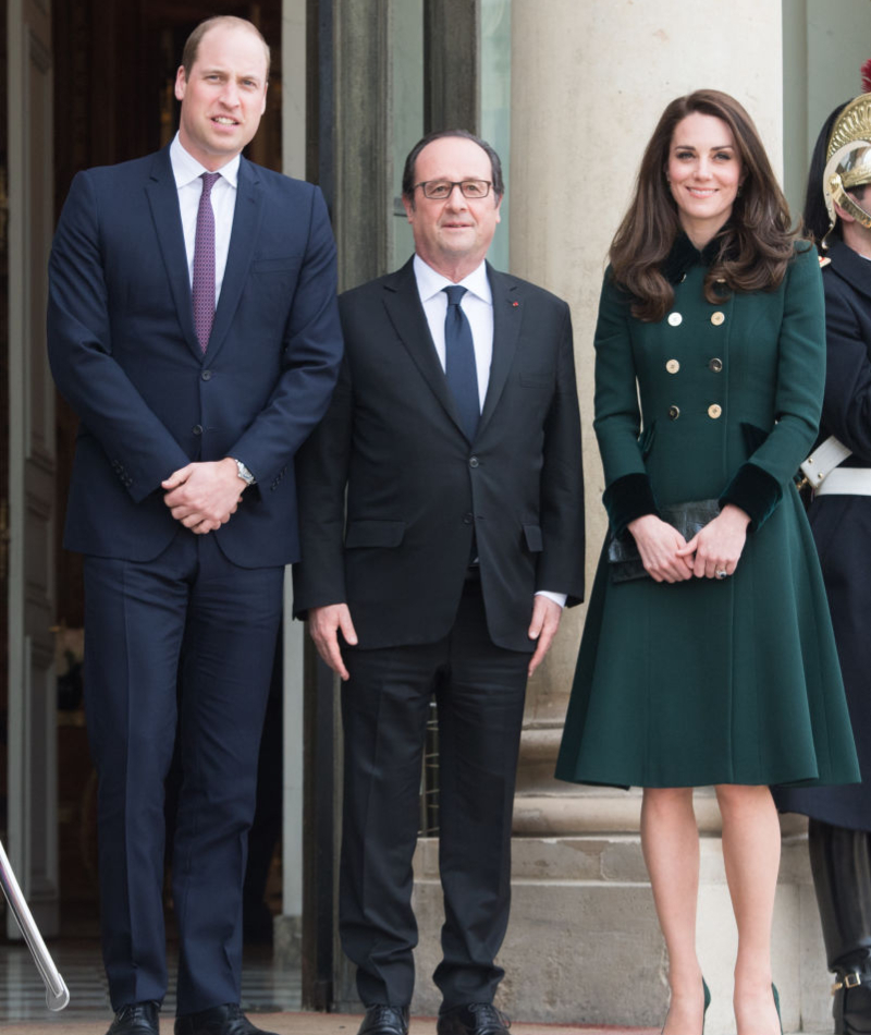 Un manteau couleur émeraude créé par Catherine Walker – Mars 2017 | Getty Images Photo by Samir Hussein/WireImage