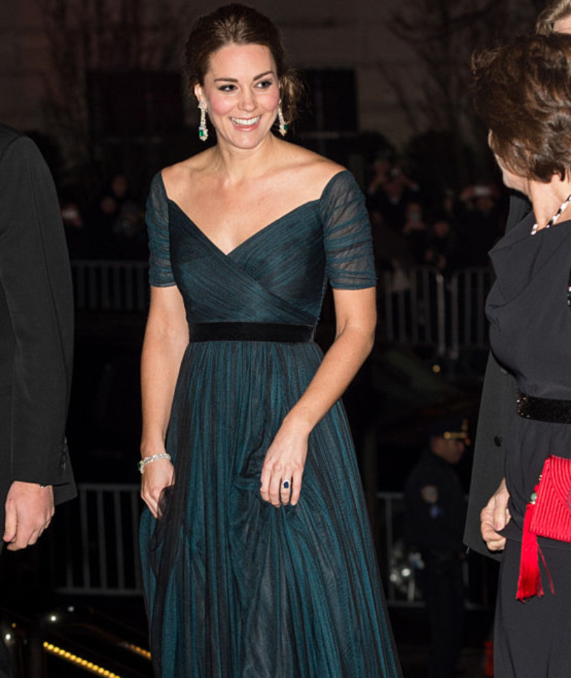 Une robe turquoise de chez Jenny Packham – Décembre 2014 | Getty Images Photo by Samir Hussein/Pool/WireImage