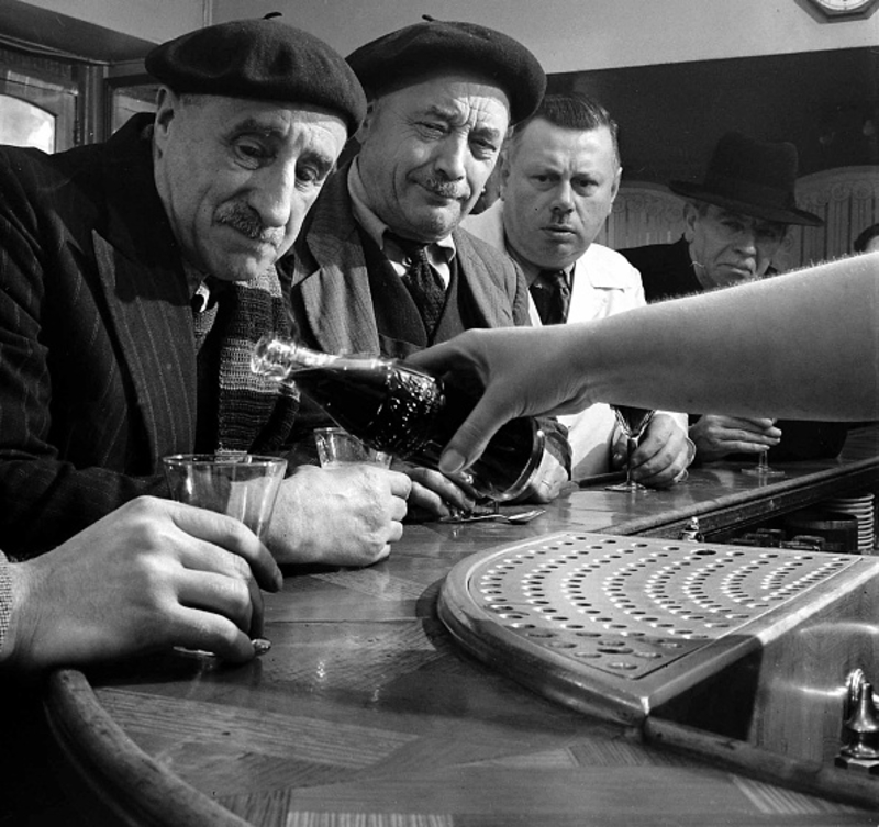 C’est un Coke ou un Coca Cola ? (1950) | Getty Images Photo by Mark Kauffman/The LIFE Picture Collection