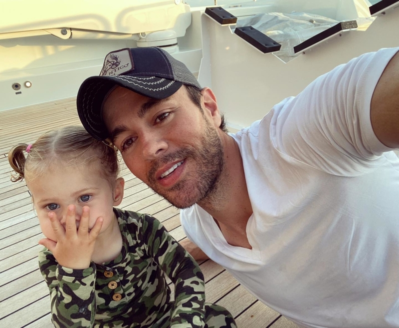 Bebê Mary | Instagram/@enriqueiglesias