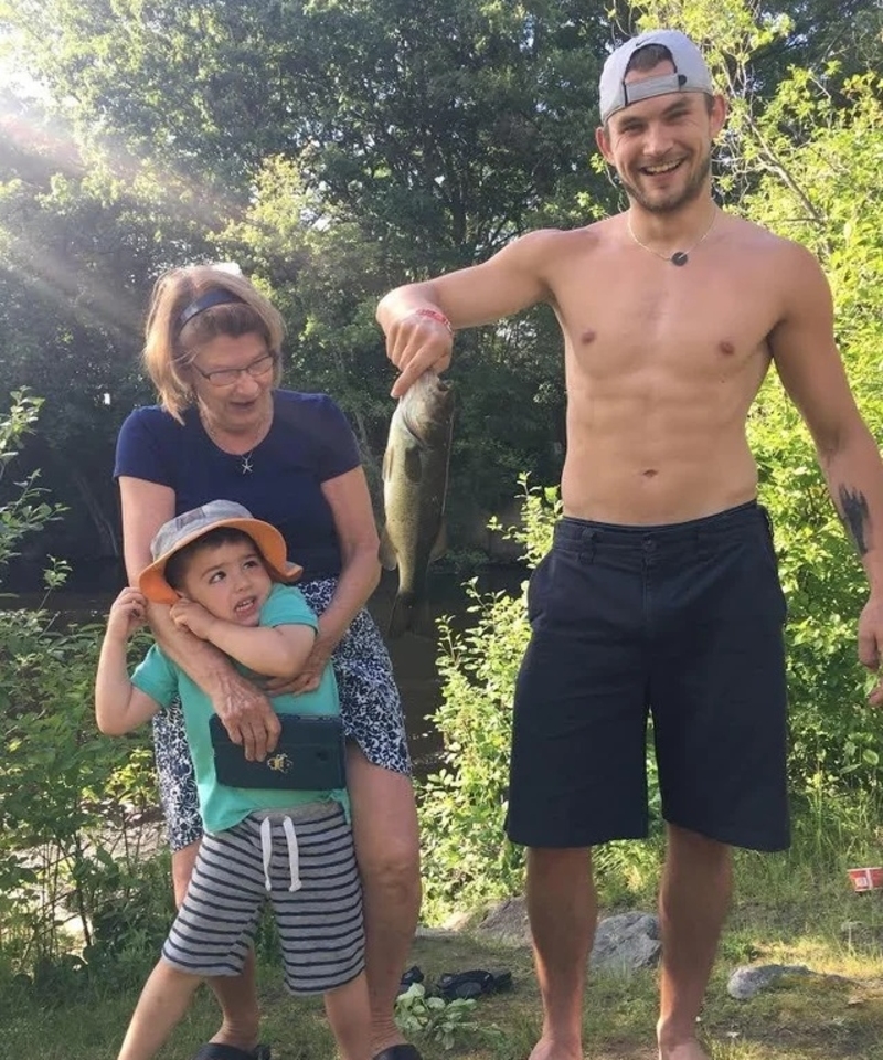 Even More Hilarious Fishing Photos That Were Perfectly Timed | Reddit.com/SirBottomtooth