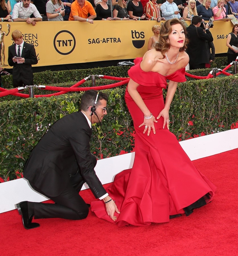 Alysia Reiner Precisa de Ajuda | Getty Images Photo by Dan MacMedan/WireImage