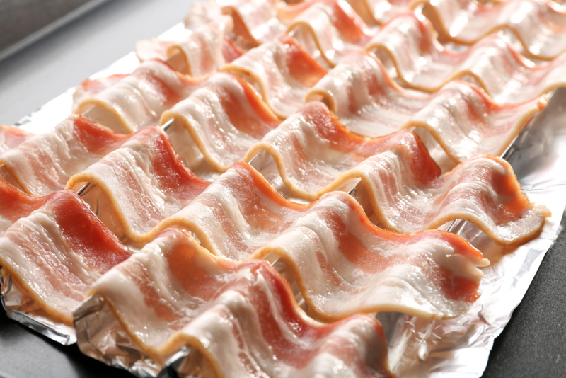 Torrar Bacon Profissionalmente | Alamy Stock Photo