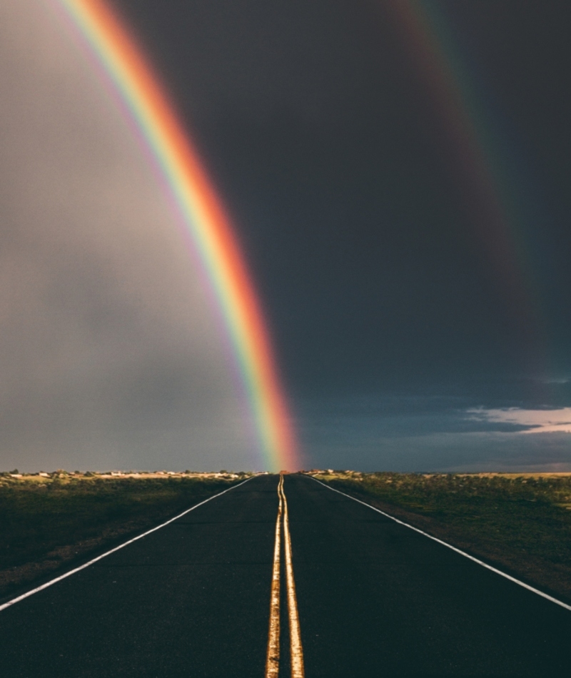 Arco iris y camino dorado | Getty Images Photo by Ty Newcomb