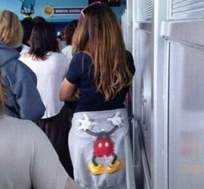 Que alguien ayude a Mickey, ¡está atrapado! | Imgur.com/zxBahck