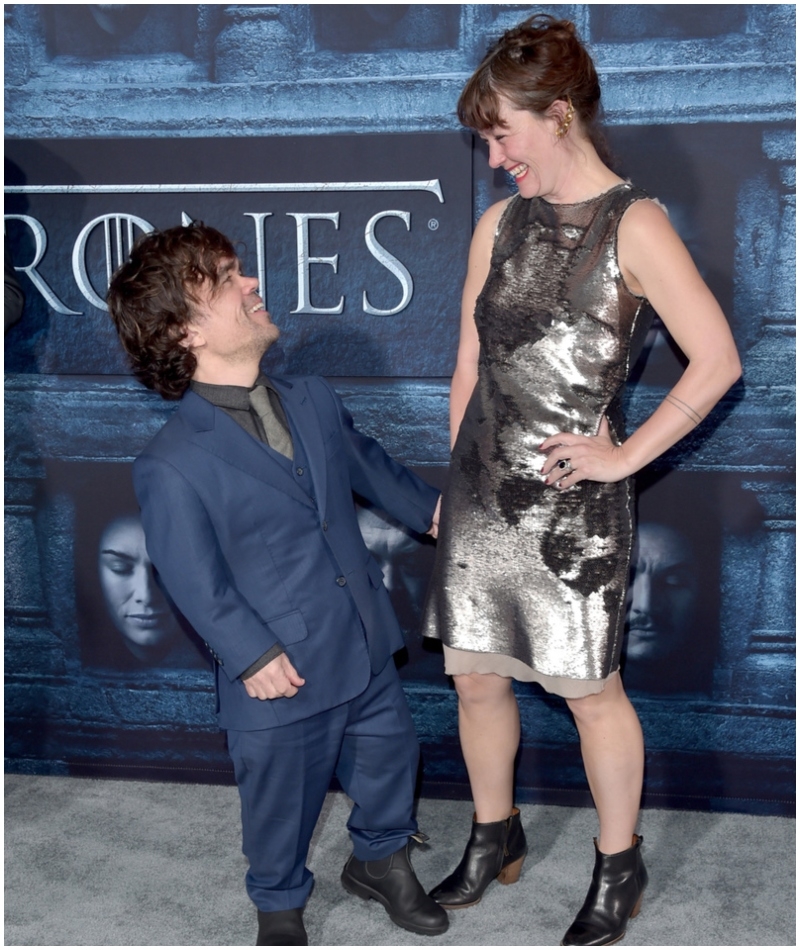 Peter Dinklage E Erica Schmidt | Getty Images Photo by Alberto E. Rodriguez