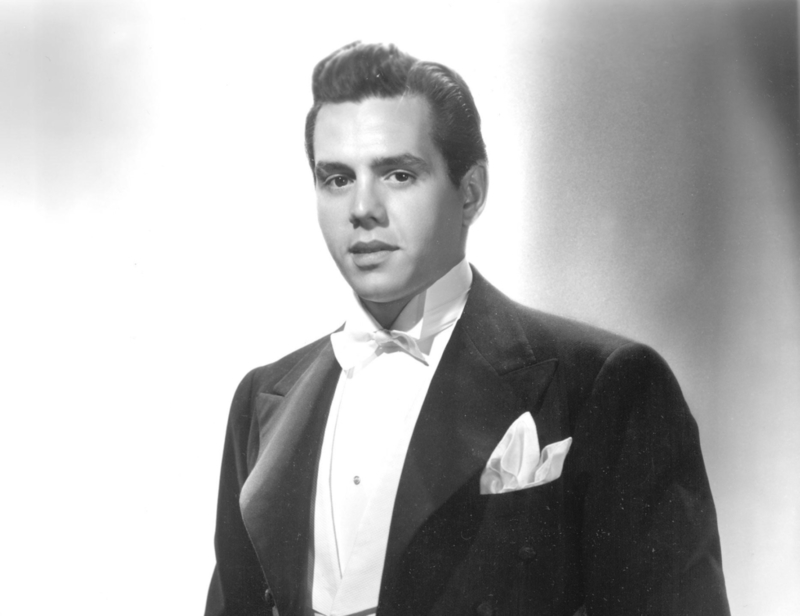 Desi Arnaz | Alamy Stock Photo by Courtesy Everett Collection Inc