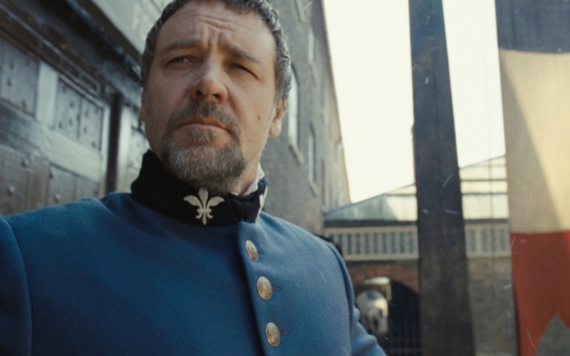 Russel Crowe como el inspector Javert en Los Miserables | MovieStillsDB