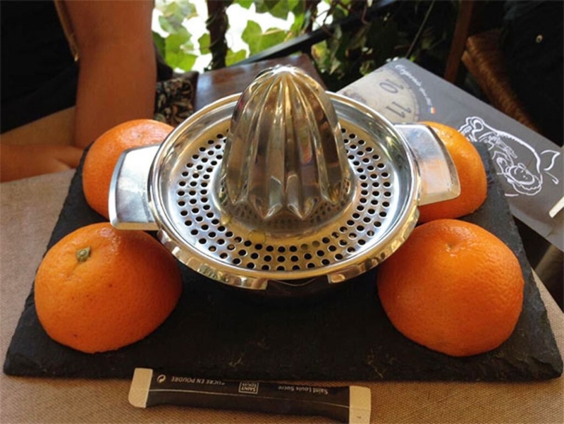 Work For Your Orange Juice | Twitter/@WeWantPlates