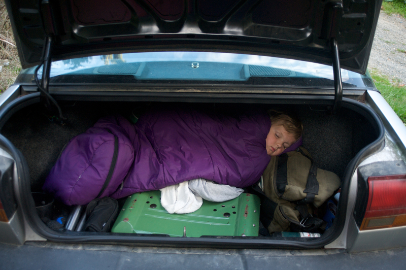 Dormindo Em Um Saco de Dormir No Carro | Getty Images Photo by Aaron McCoy