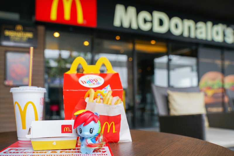 Happy Meal Spielzeug | Ratana21/Shutterstock