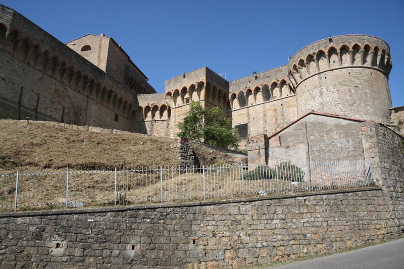 Tuscany Used to Have Prisoner Waiters | Alamy Stock Photo by Peter Vallance 