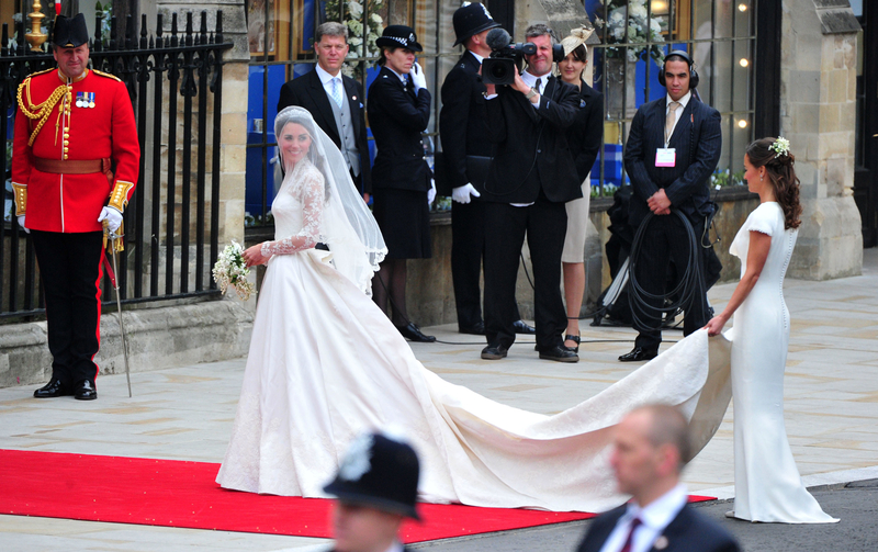 Los vestidos de novia tienen que ser aprobados por la reina | Alamy Stock Photo by Kevin Dietsch/UPI