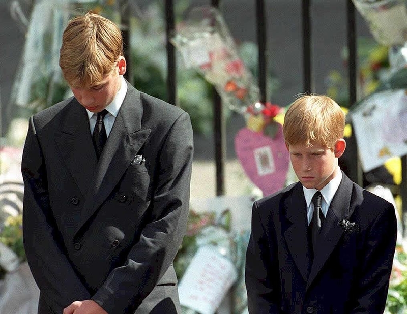 Dos muchachos desolados | Getty Images Photo by ADAM BUTLER/AFP