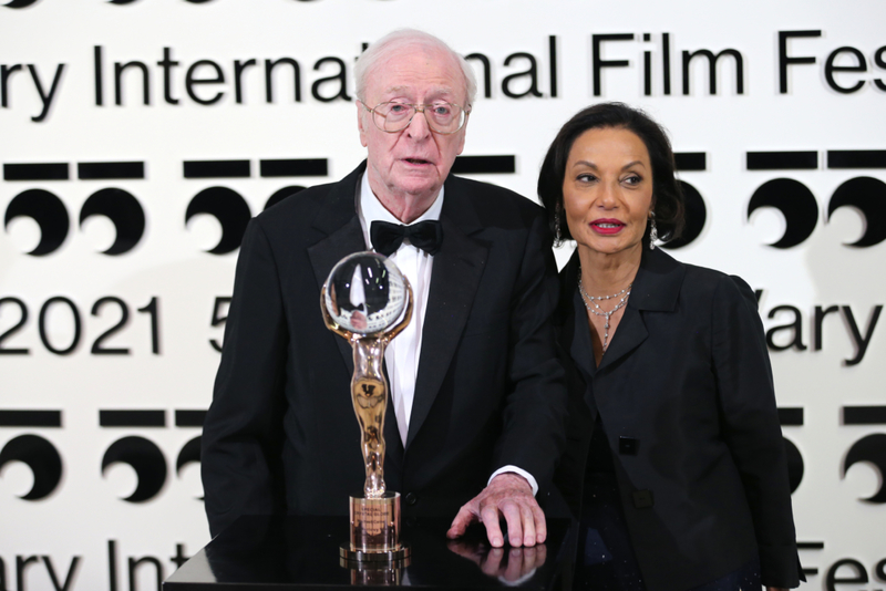 Michael Caine se empeñó en conocer a Shakira Baksh | Getty Images Photo by Gisela Schober