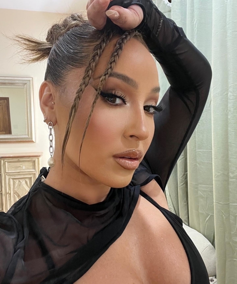 Adrienne Bailon | Agora | Instagram/@adriennebailon