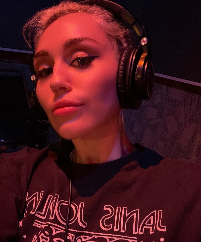 Miley Cyrus | Agora | Instagram/@mileycyrus