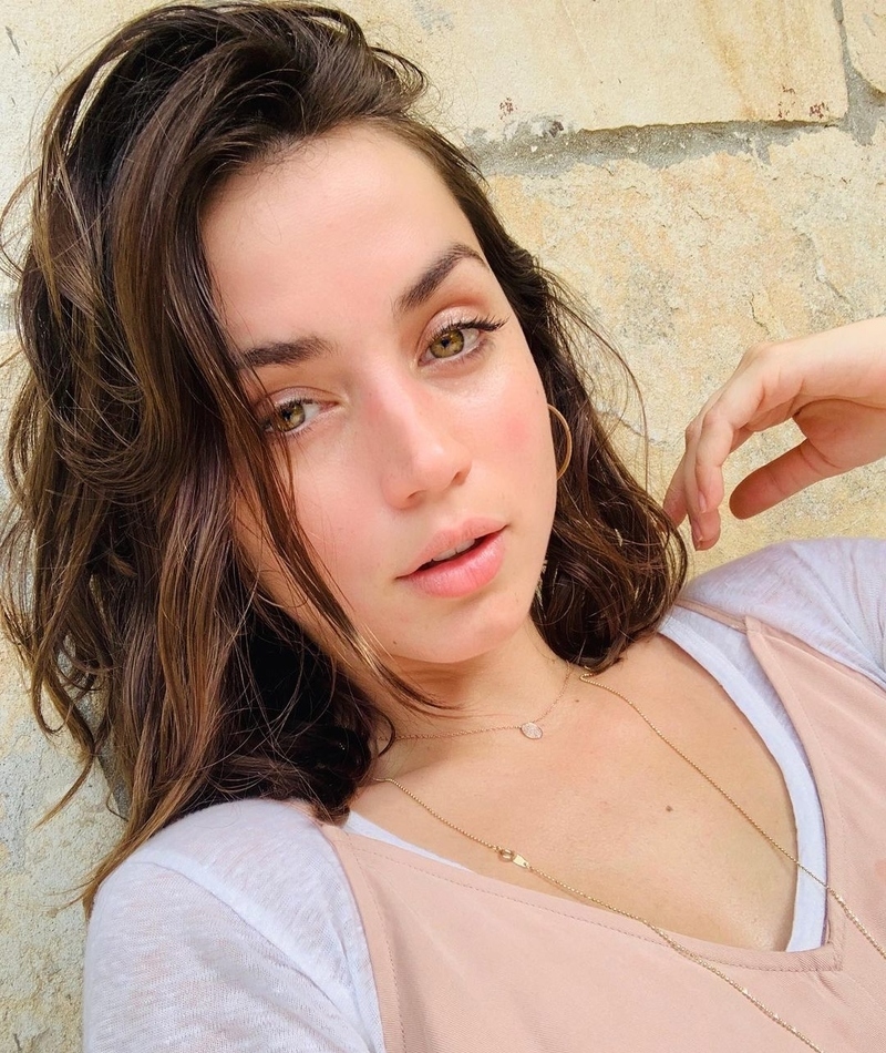 Los diamantes éticos son los mejores amigos de una mujer | Instagram/@ana_d_armas