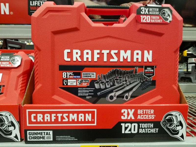 Fabricado en el extranjero: Craftsman States | Khairil Azhar Junos/Shutterstock