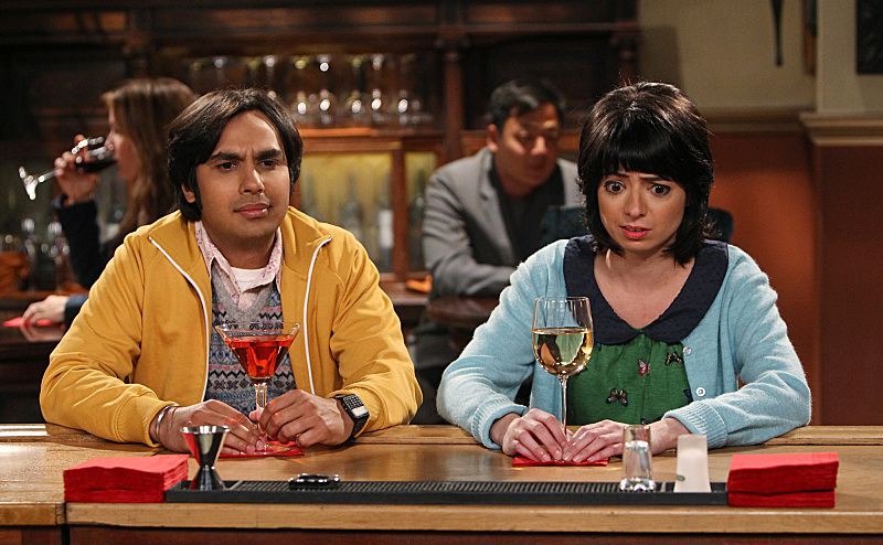 Kate Micucci als Lucy – Damals | MovieStillsDB Photo by Pepito38/Warner Bros.,CBS