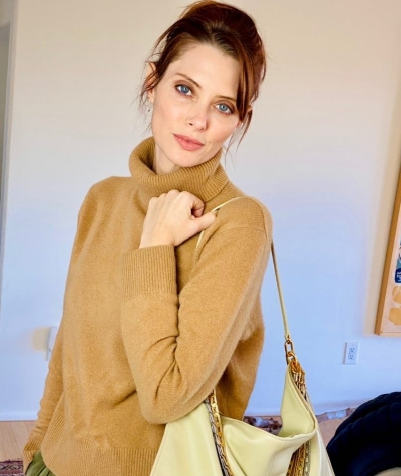 April Bowlby als Rebecca – Heute | Instagram/@aprilthebowlby