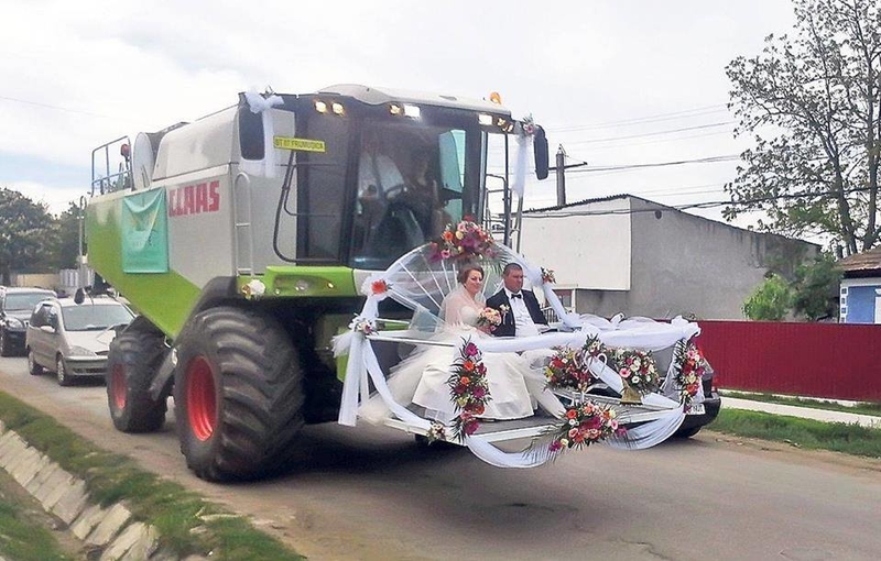 Una boda rumana | Imgur.com/Hhy3NOs