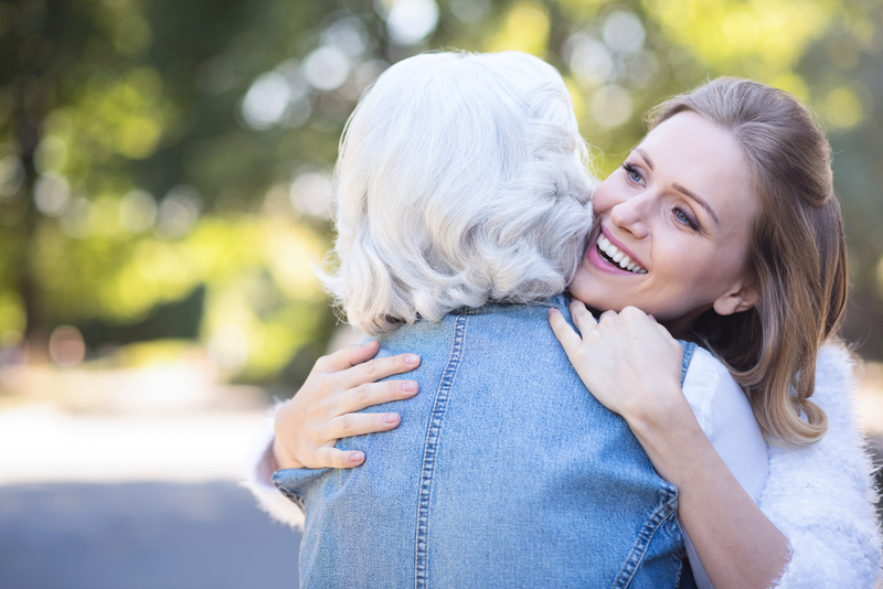 Martha Meets Holly for the First Time | YAKOBCHUK VIACHESLAV/Shutterstock